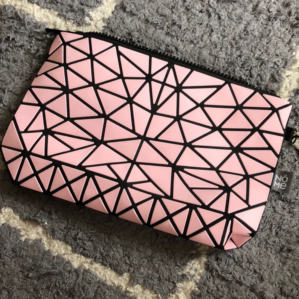 💕NWT Pink Geometric pouch/ cosmetic bag NEW